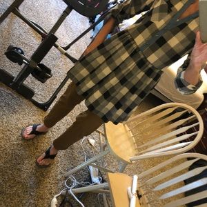 Women’s black plaid shirt dress.  Size s.  Long sleeves button scrunch.